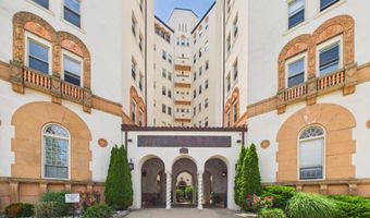 400 Deal Lake Dr 3J, Asbury Park, NJ 07712