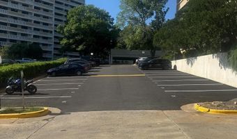 5911 EDSALL Rd 608, Alexandria, VA 22304