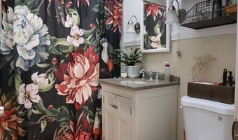 19 Vincent St, Middletown, RI 02842