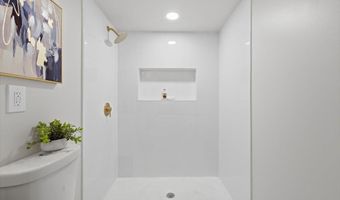 115 S IRIS St, Alexandria, VA 22304