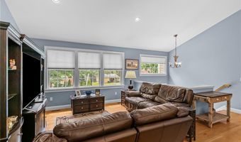 76 Lakehurst Dr, Coventry, RI 02816