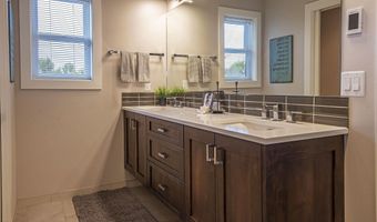 909 NW Delaware Ave, Bend, OR 97703