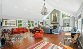 25 Rock Way, East Greenwich, RI 02818