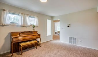 5401 E 40th St N, Bel Aire, KS 67220