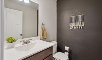 2714 NW 23rd St, Ankeny, IA 50023