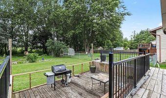 302 Westwinds Dr, Almont, MI 48003