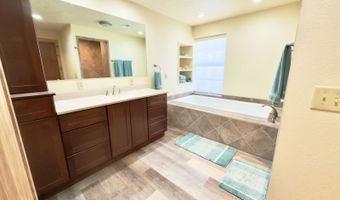 300 Round Up Ln, Bakersfield, MO 65609