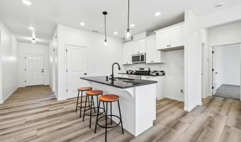 307 6th St, Benton City, WA 99320