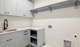 2615 3RD St N, Arlington, VA 22201