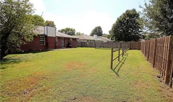 1205 22nd St, Bentonville, AR 72712