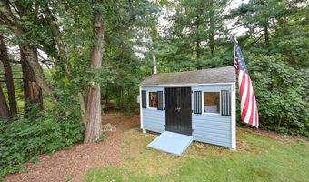 8 Beckmann Ln, Nashua, NH 03062