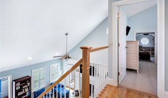 406 Corey Ln, Middletown, RI 02842