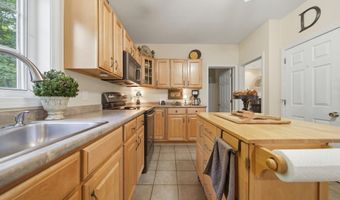 43 Emerson Rd, Chester, NH 03036