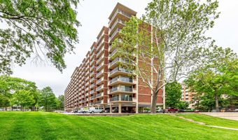 1300 ARMY NAVY Dr 816, Arlington, VA 22202