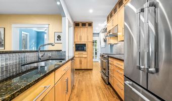 1716 IRVING St NW, Washington, DC 20010