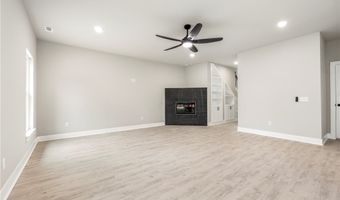 19 Kirkcudbright Ln, Bella Vista, AR 72715