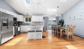 153 Grandview Ave, Lincoln, RI 02865
