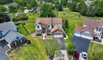 10 Hithergreen Ct, Algonquin, IL 60102