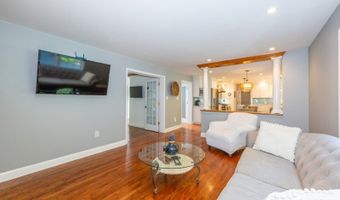 15 Tanglewood Dr, Andover, NJ 07848
