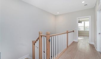 22 Edmund Way 22, Middletown, NJ 07748