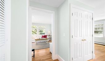 36 Kay Blvd, Newport, RI 02840