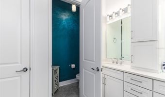 5330 SILVER SUN Dr, Apollo Beach, FL 33572