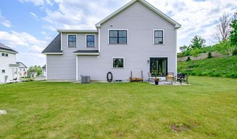 5 Goldfinch Dr, Falmouth, ME 04105