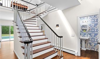 1 Harbor View Dr, Newport, RI 02840