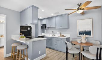 3991 Crown Point Dr 112, San Diego, CA 92109