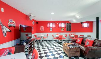 1136 Stewarton, Cincinnati, OH 45102