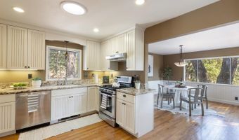 525 Keyes Ave, Angwin, CA 94508
