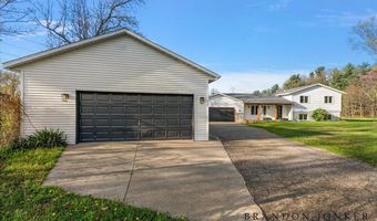 9095 76th St SE, Alto, MI 49302