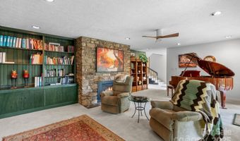 13 Kent Pl, Asheville, NC 28804