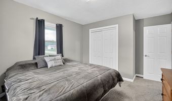 2100 Searle St, Des Moines, IA 50317