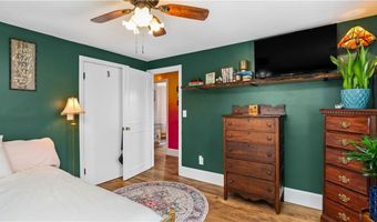 239 Richmond Dr, Warwick, RI 02888