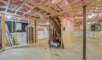 61 Dolloff Rd, Sebago, ME 04029