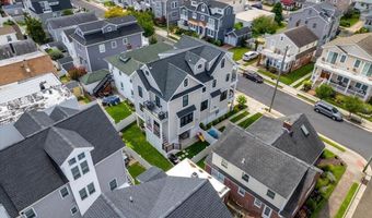 21 N Douglas Ave, Margate City, NJ 08402