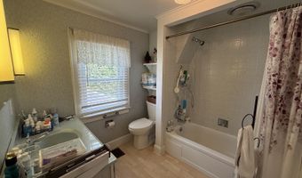 80 S May Ave, Athens, OH 45701