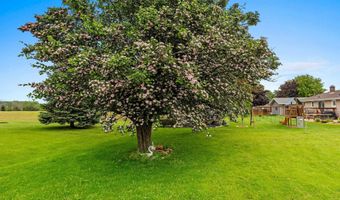 1517 NAVARINO St, Algoma, WI 54201