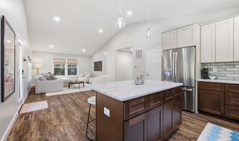 395 DELORIS Rd, Basye, VA 22810