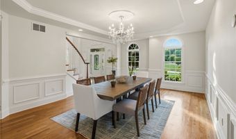 10 Lovegreen Ln, East Greenwich, RI 02818