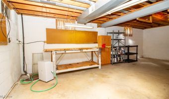 2505 Vollmer Dr, Austintown, OH 44511