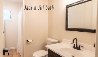 2302 Twin Lakes Dr, Bainbridge, GA 39819