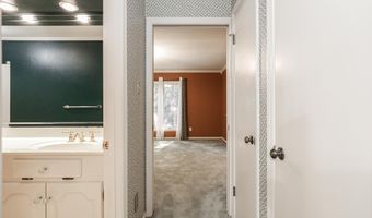 521 W CROSS St, Benton, AR 72015