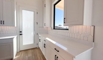 1645 S Chaparral Dr, Apple Valley, UT 84737