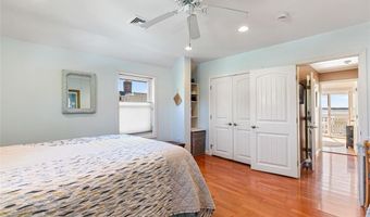 15 Shore Dr, Barrington, RI 02806
