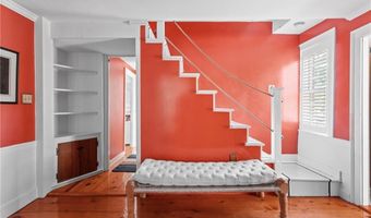 35 Second St, Newport, RI 02840