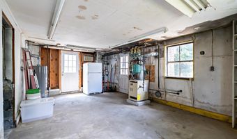 325 ALBANY Ave, Barrington, NJ 08007