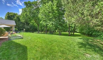 7022 Lancer Dr, Charlotte, NC 28226