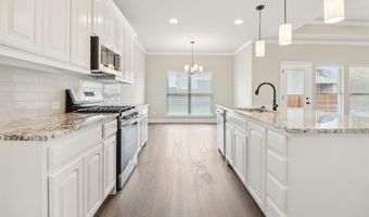 212 Navajo Trl, Alvarado, TX 76009